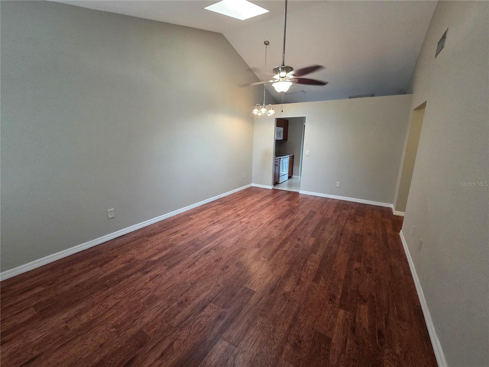 TOWNHOMES WINTER GARDEN - Residential