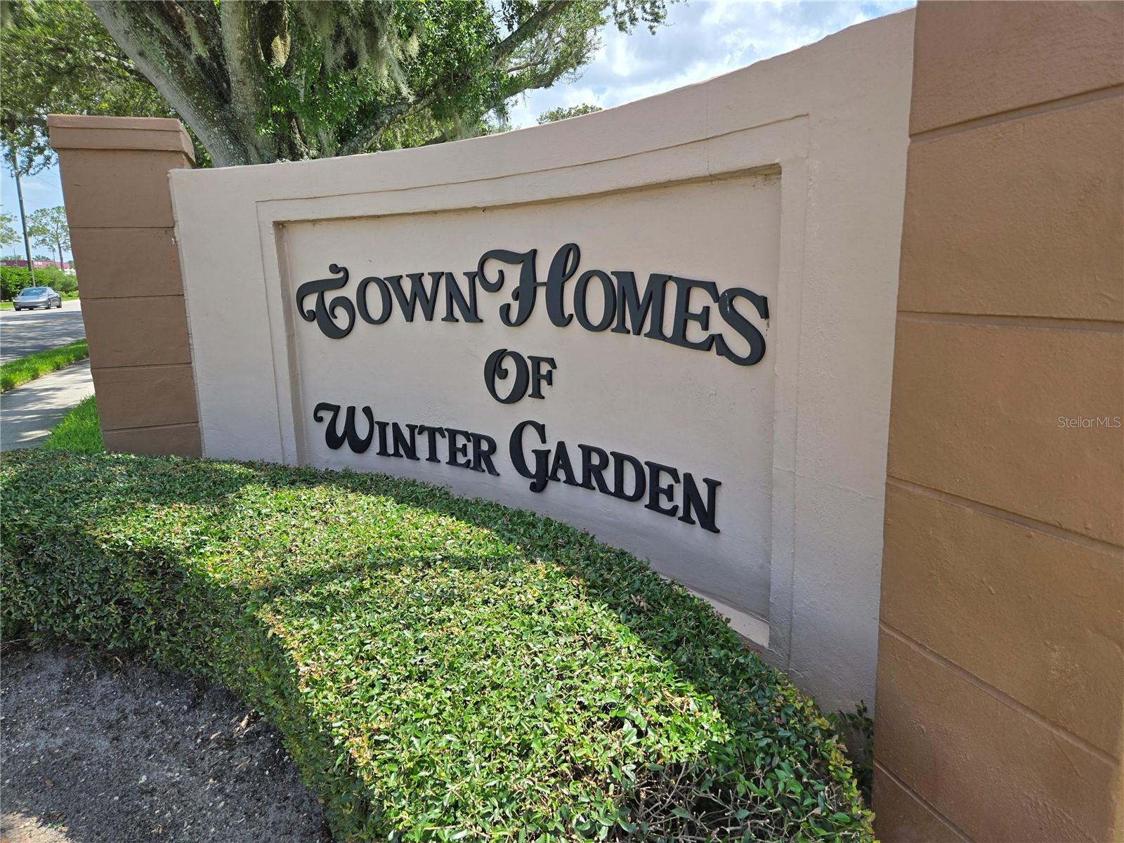 TOWNHOMES WINTER GARDEN - Residential