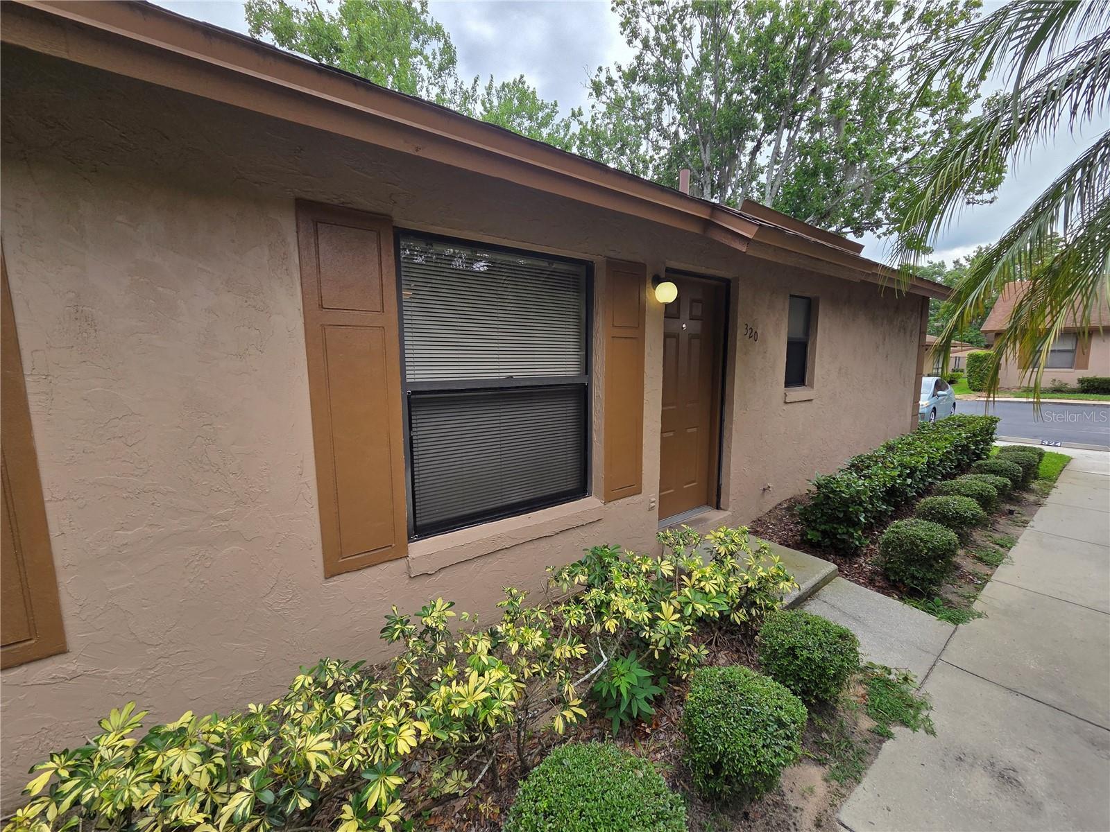 TOWNHOMES WINTER GARDEN - Residential