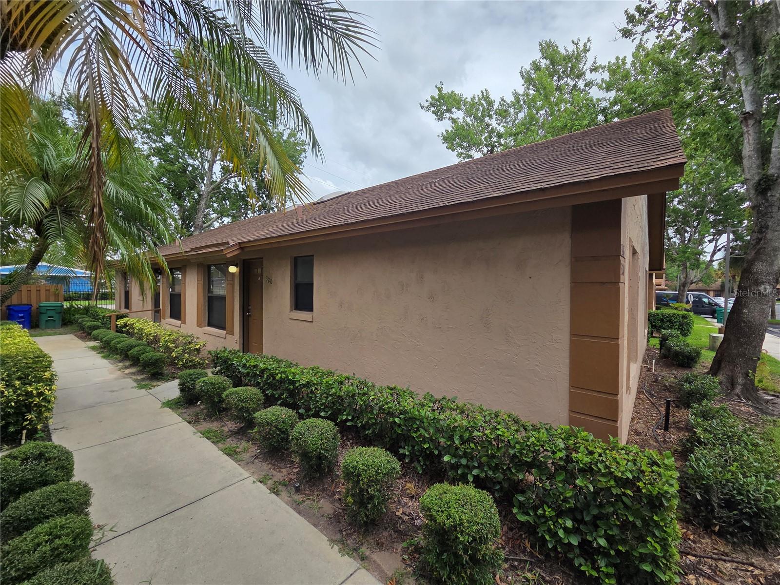 TOWNHOMES WINTER GARDEN - Residential