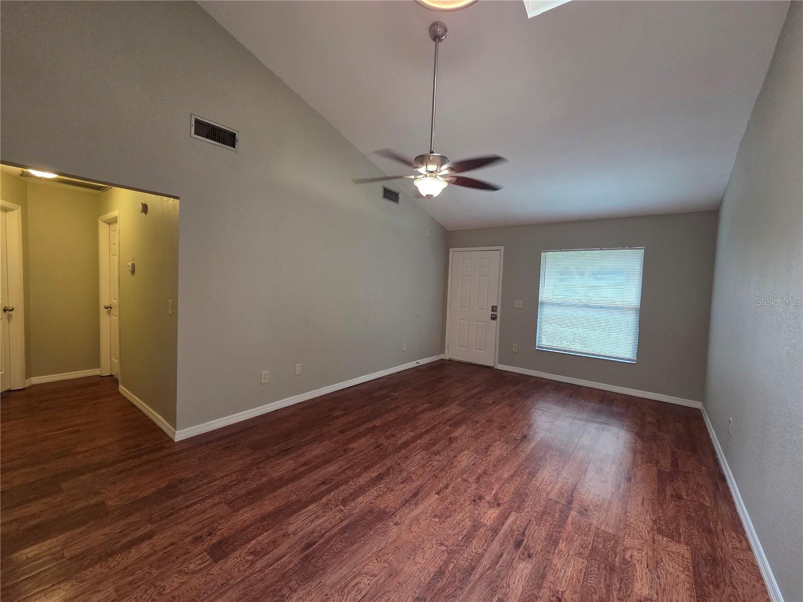 TOWNHOMES WINTER GARDEN - Residential
