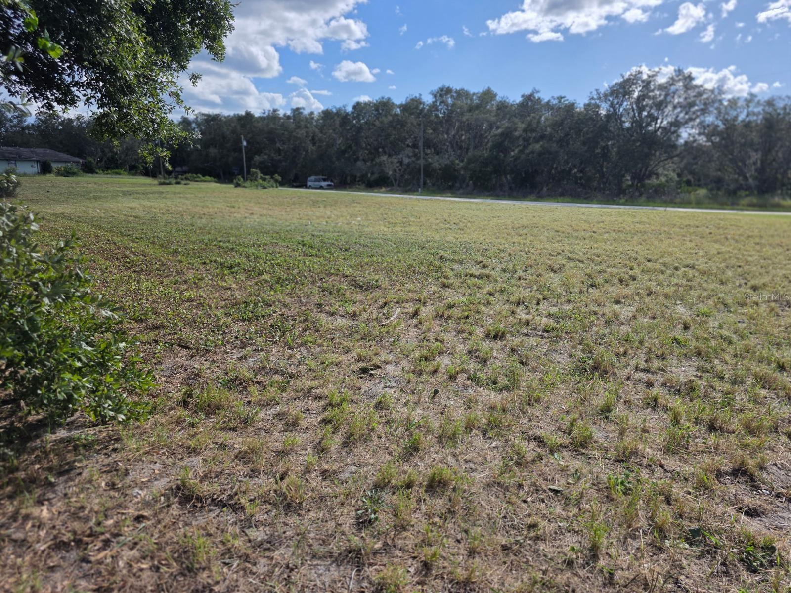 AVON PARK LAKES - Land