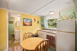 RIVER RETREATS - Residential