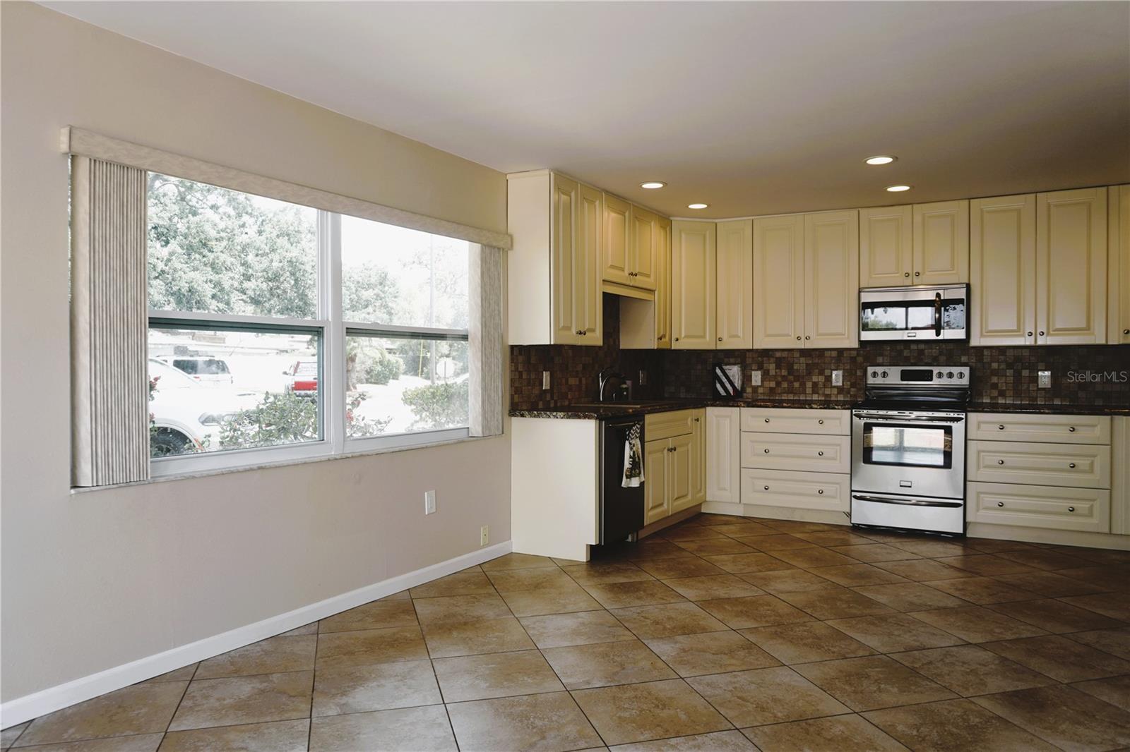 TAHITIAN GARDENS CONDO - Residential