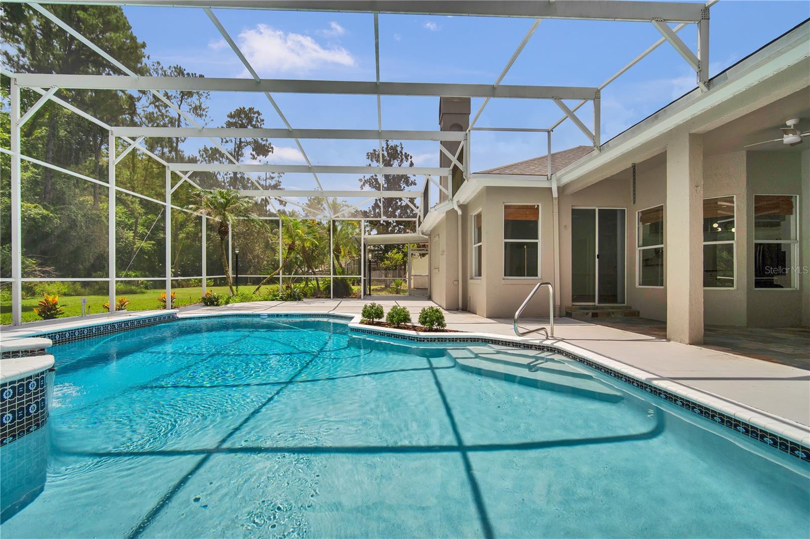UNIVERSITY ESTATES - Residential