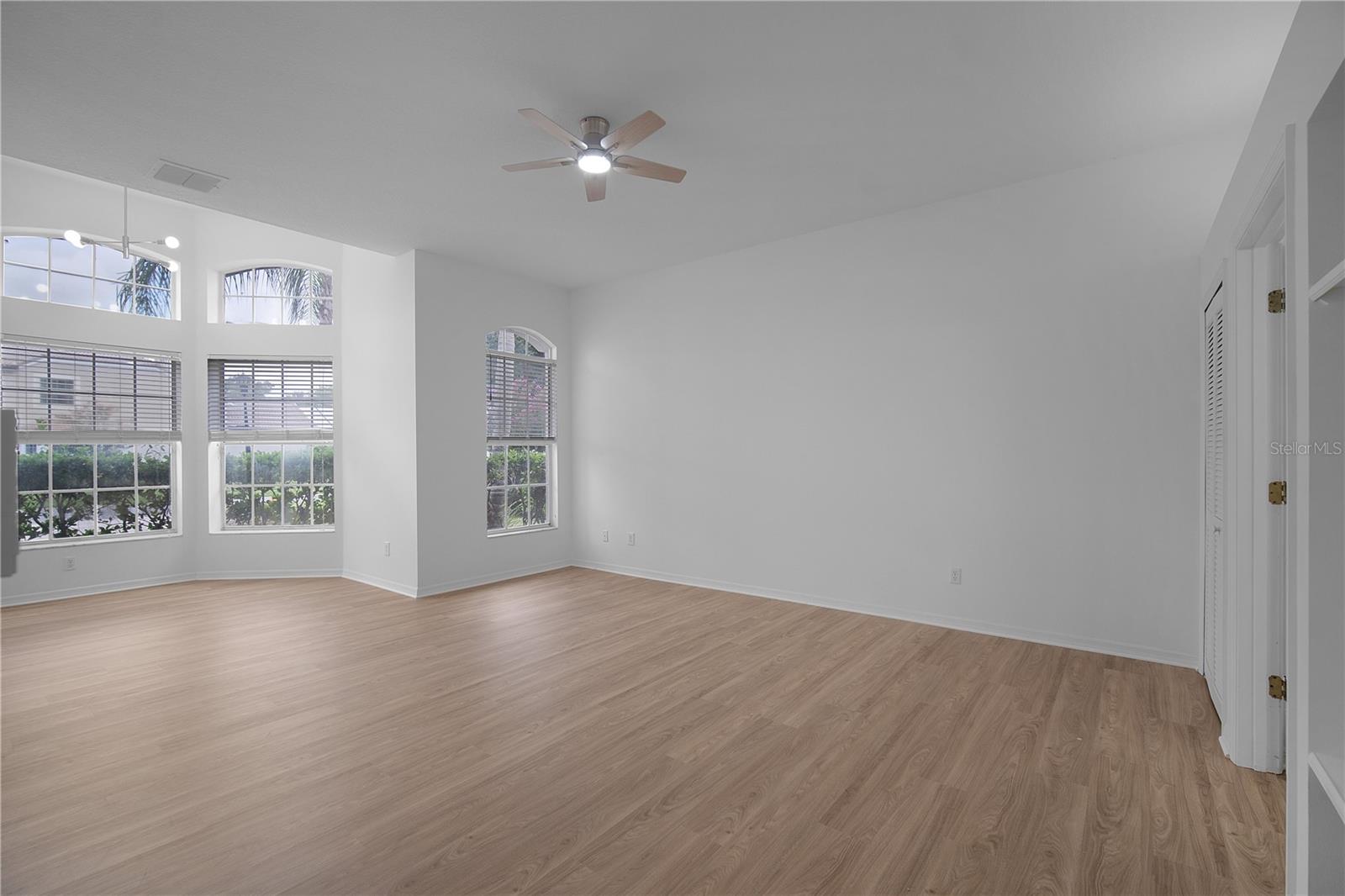 UNIVERSITY ESTATES - Residential