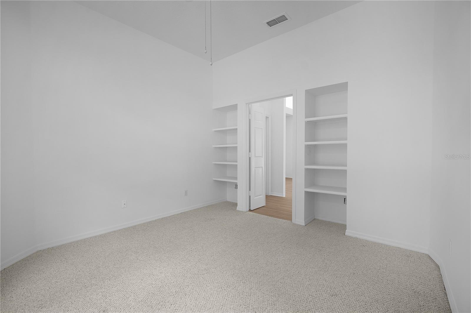 UNIVERSITY ESTATES - Residential