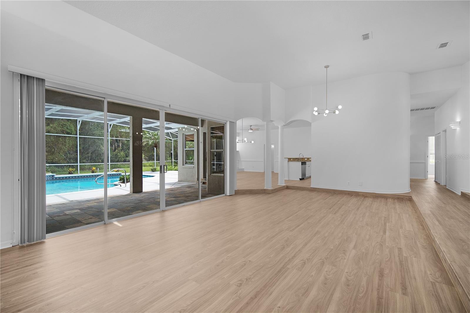 UNIVERSITY ESTATES - Residential