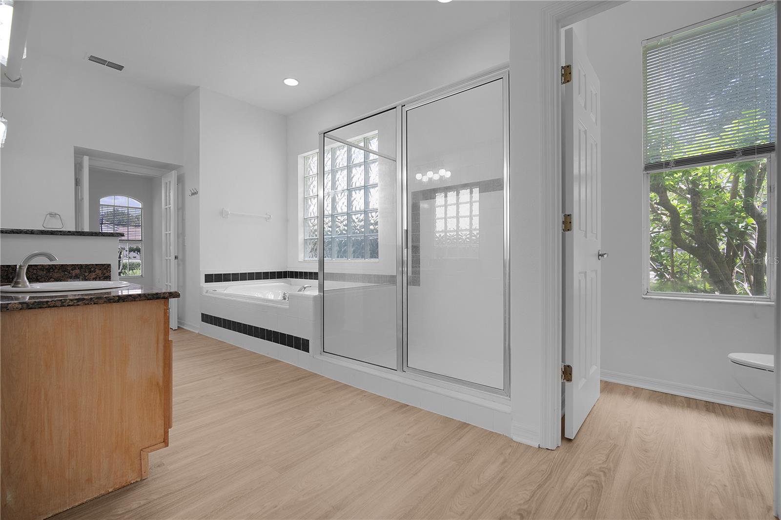 UNIVERSITY ESTATES - Residential