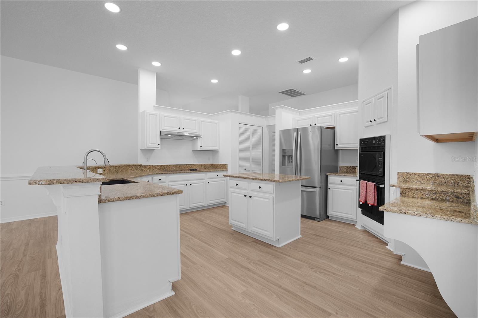 UNIVERSITY ESTATES - Residential