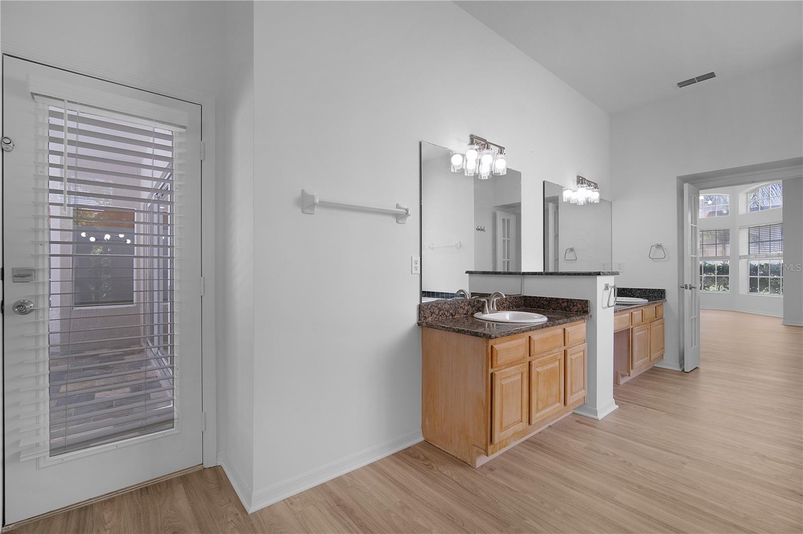 UNIVERSITY ESTATES - Residential