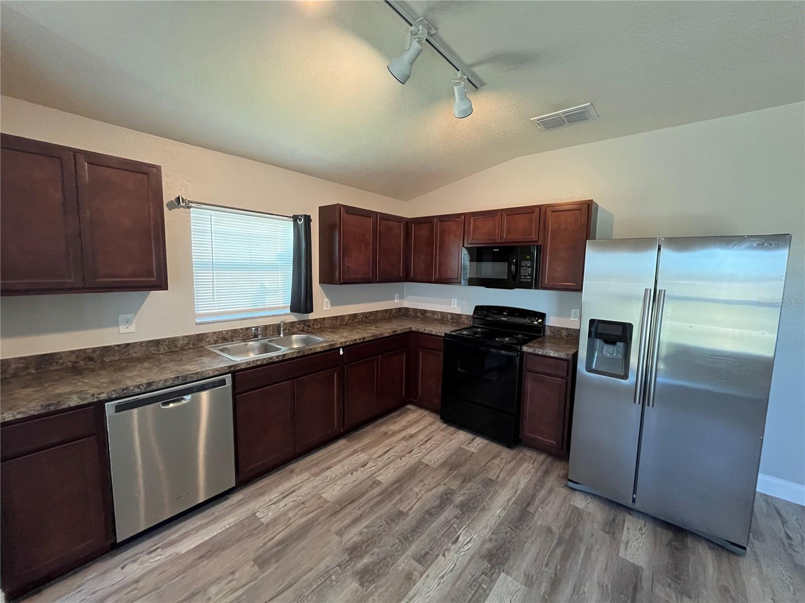 SAND RIDGE - Residential Lease