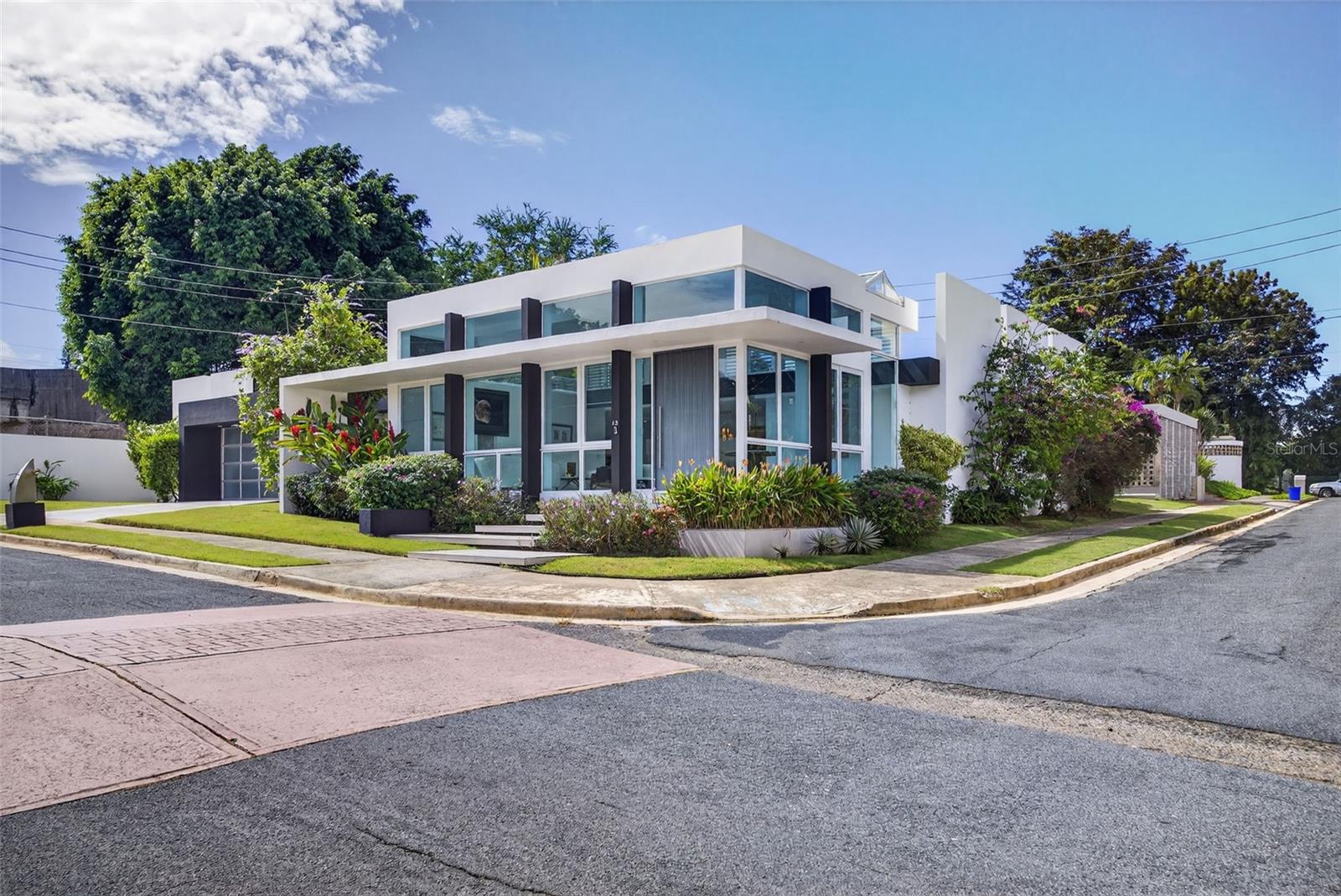 GARDEN HILLS SUR - Residential