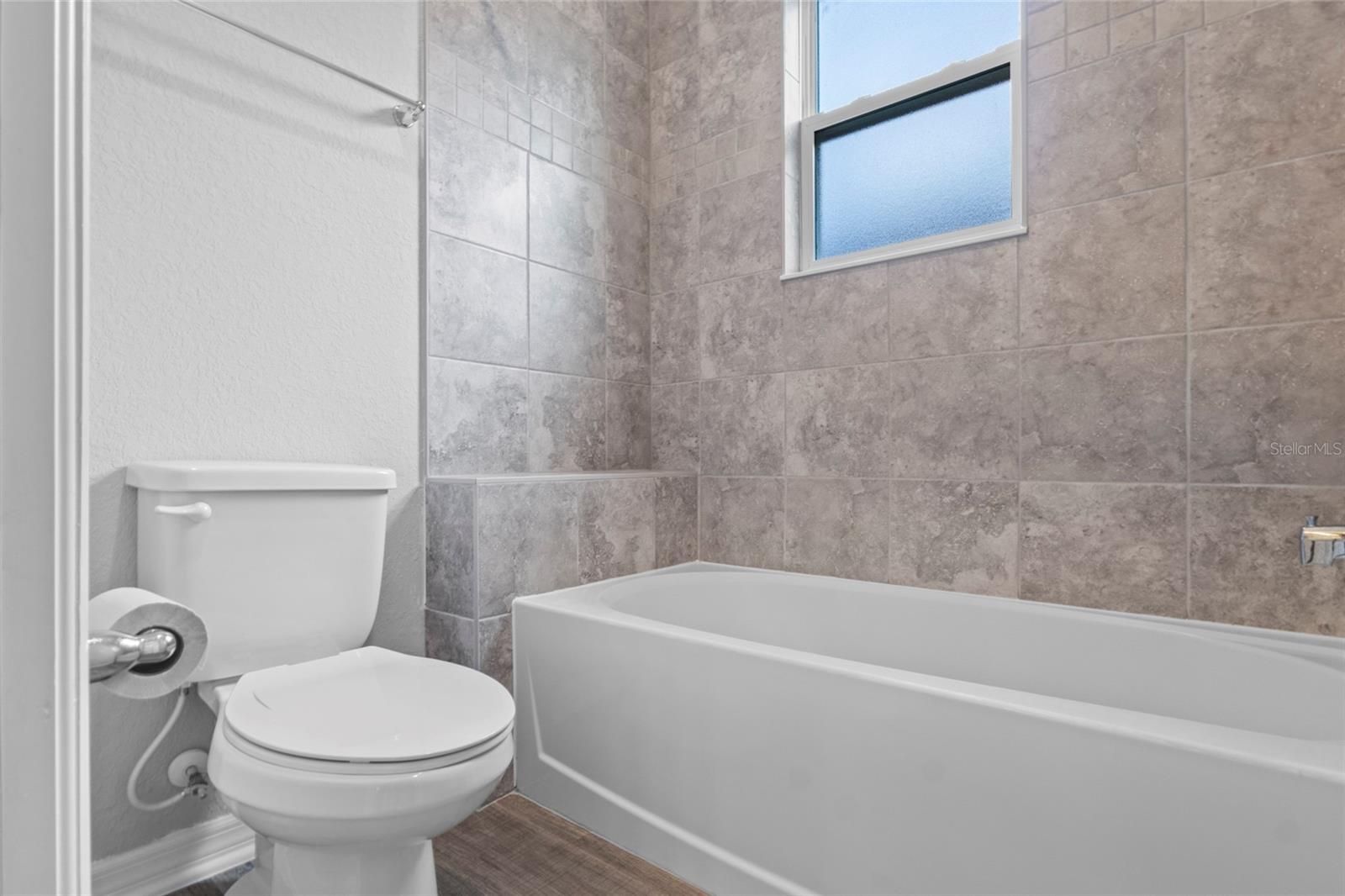 SIENA RESERVE PH 2A & 2B - Residential Lease