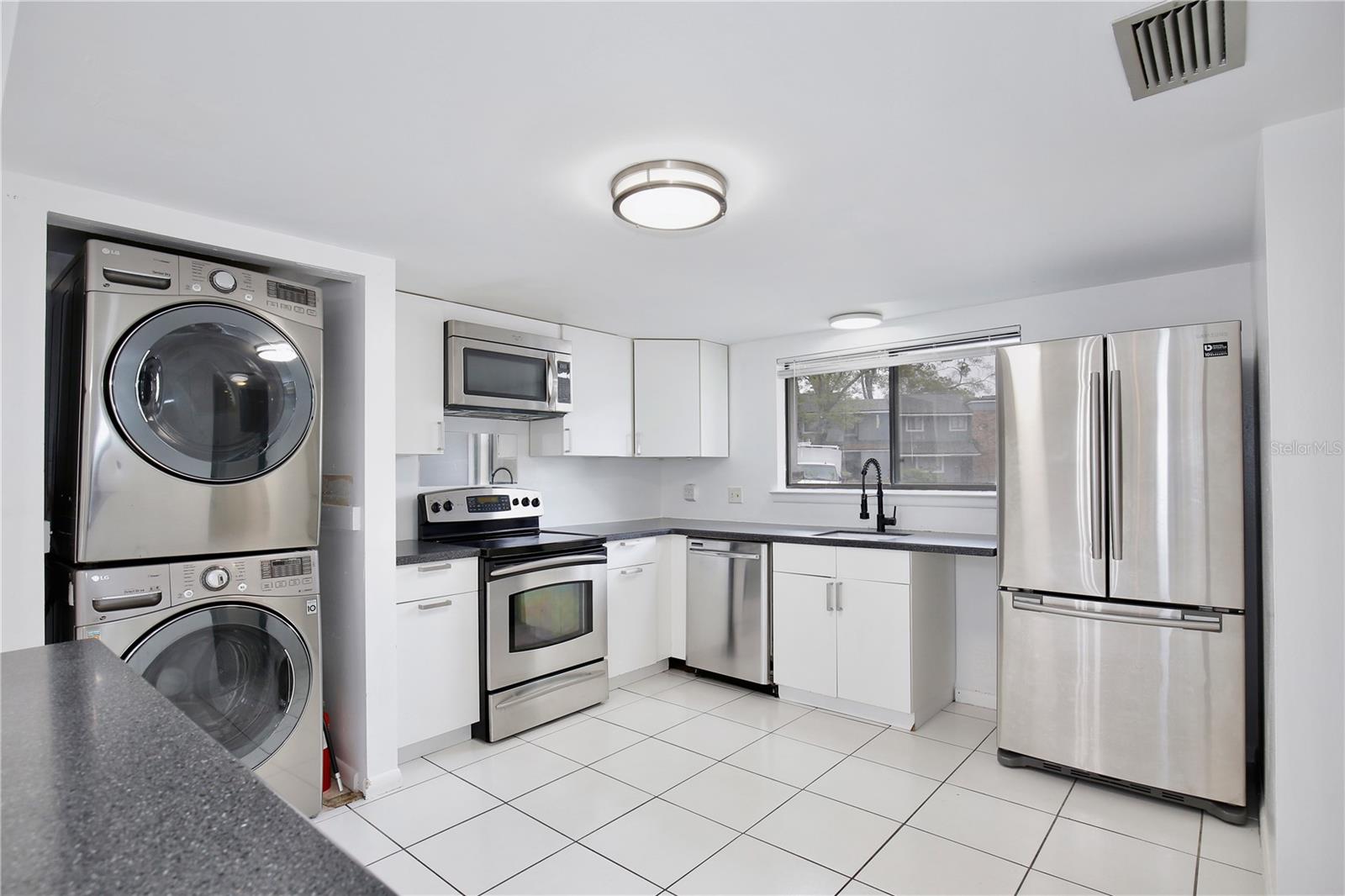 JAMESTOWN VILLAGE UNIT 1 - Residential
