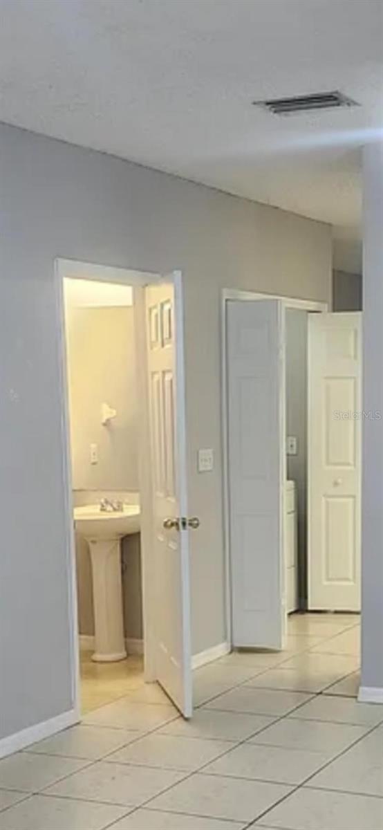 OSPREY RUN TWNHMS PH 1 - Residential Lease