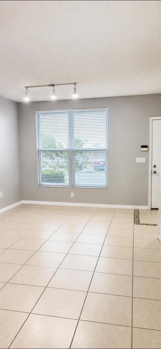 OSPREY RUN TWNHMS PH 1 - Residential Lease
