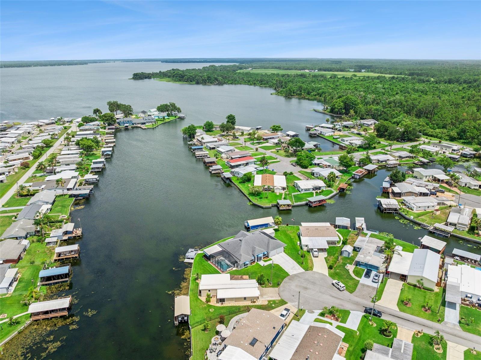 WISCONSIN MICHIGAN SHORES - Residential