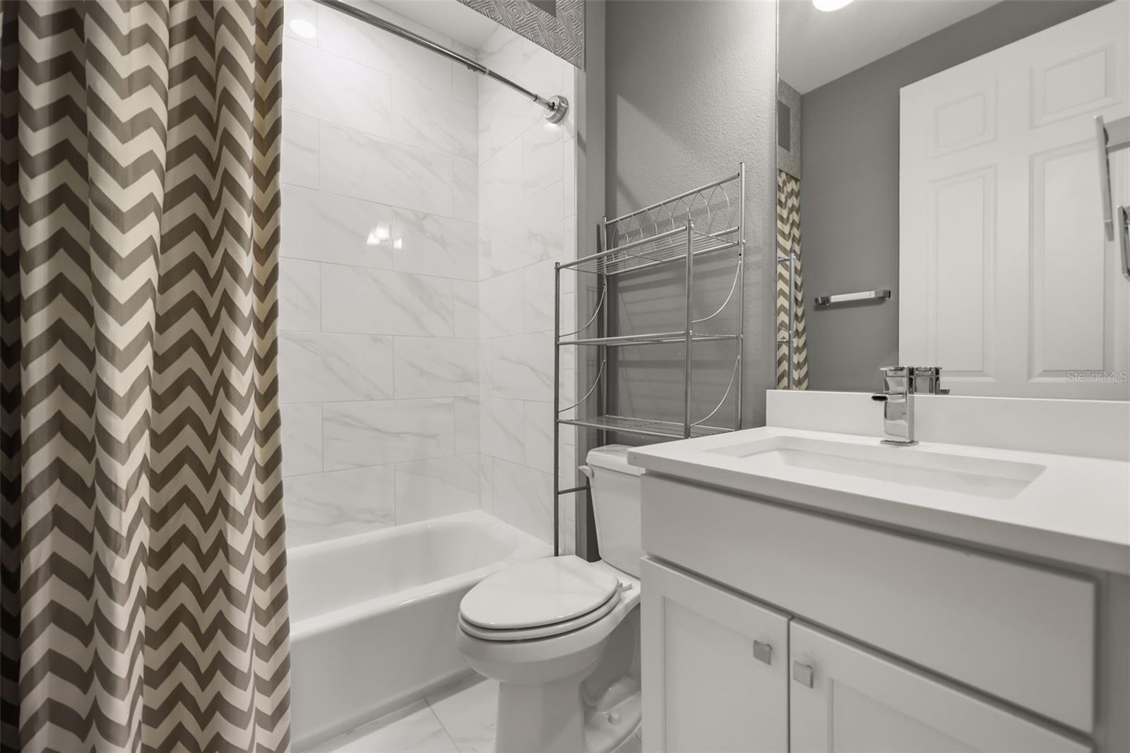 GRANDE OAKS AT HEATHROW - Residential