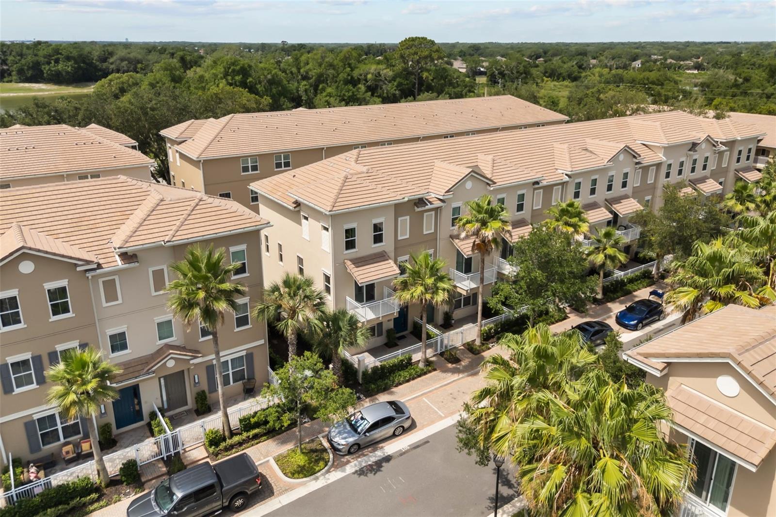 GRANDE OAKS AT HEATHROW - Residential