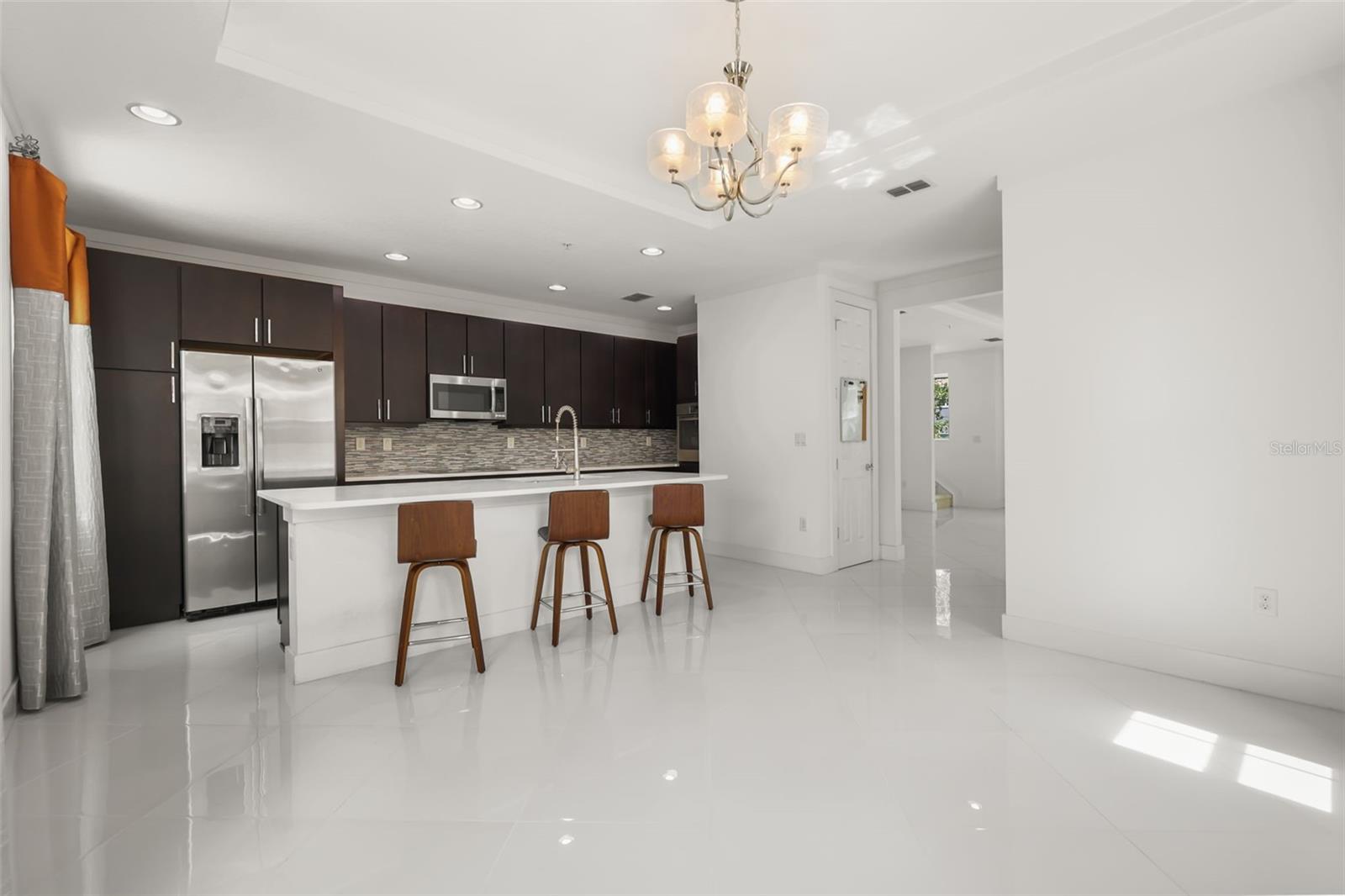 GRANDE OAKS AT HEATHROW - Residential