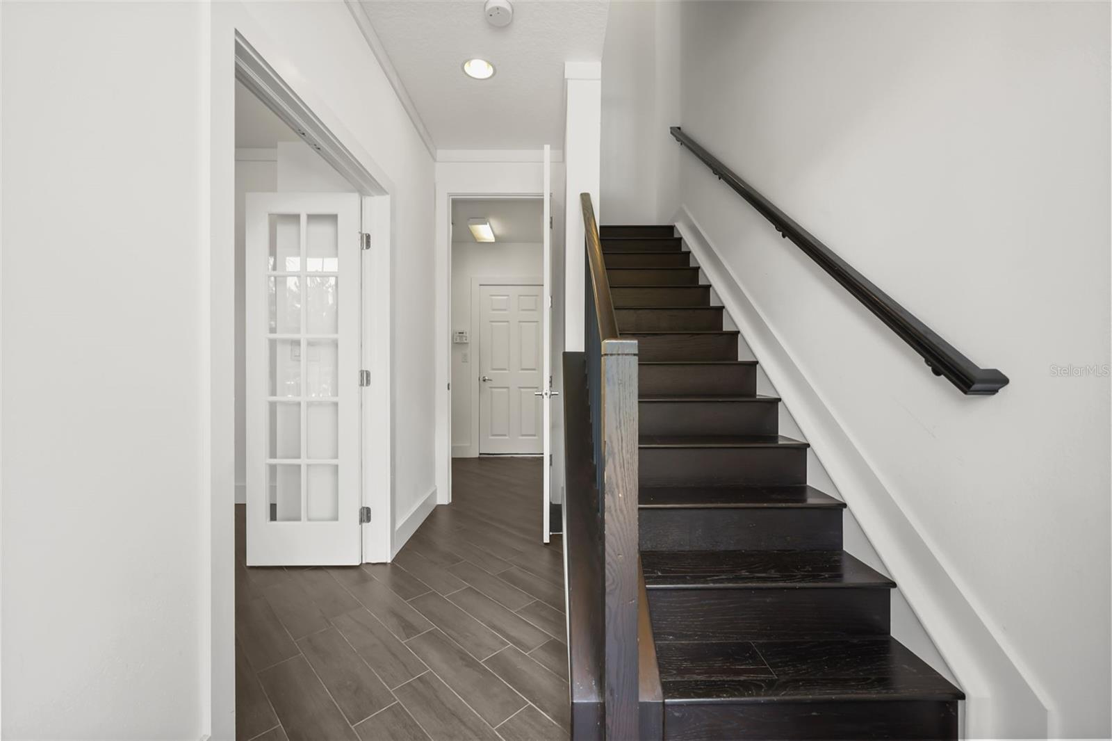 GRANDE OAKS AT HEATHROW - Residential