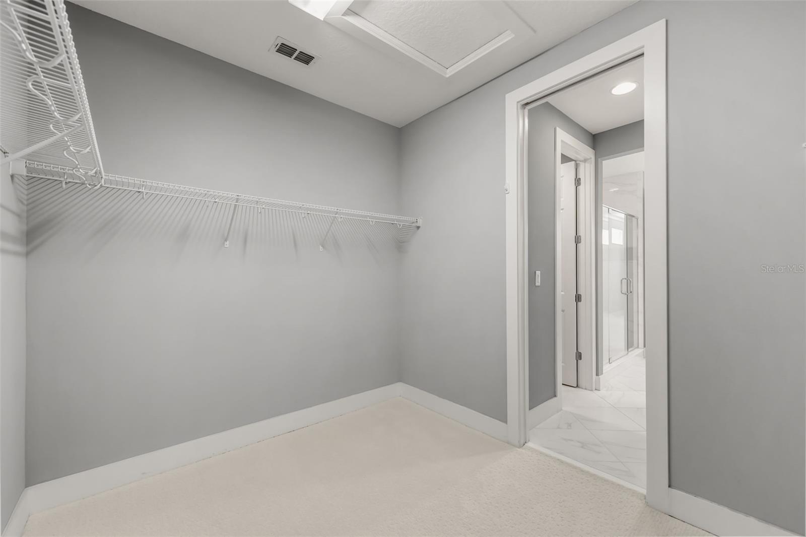 GRANDE OAKS AT HEATHROW - Residential
