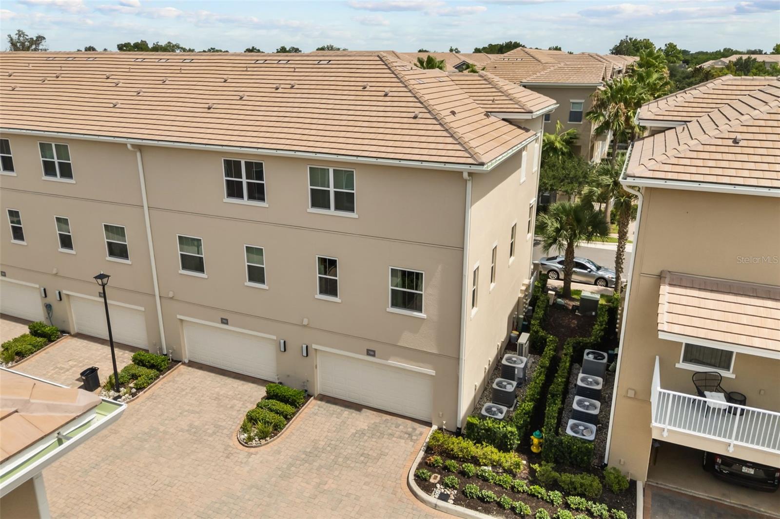 GRANDE OAKS AT HEATHROW - Residential