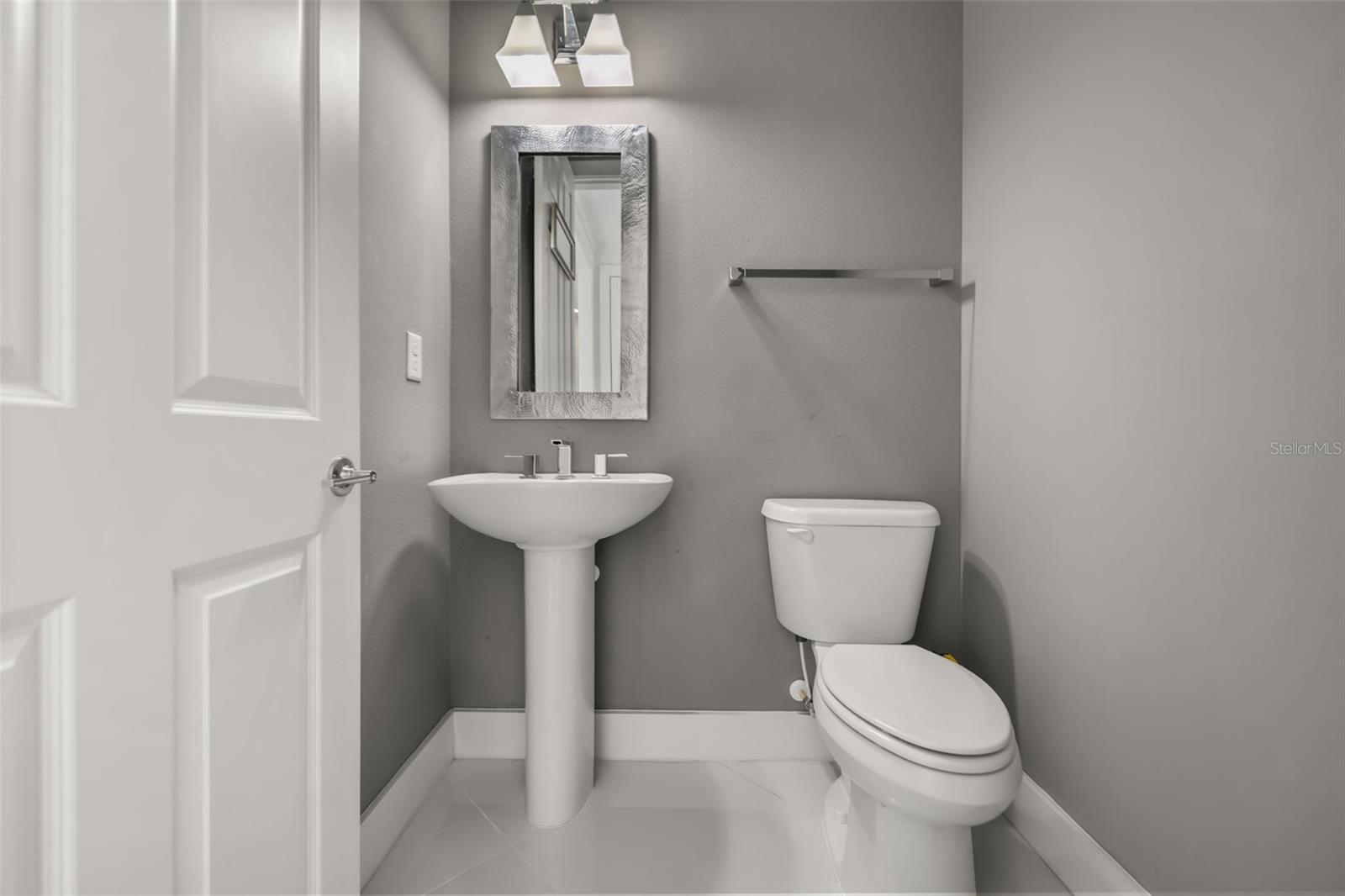 GRANDE OAKS AT HEATHROW - Residential