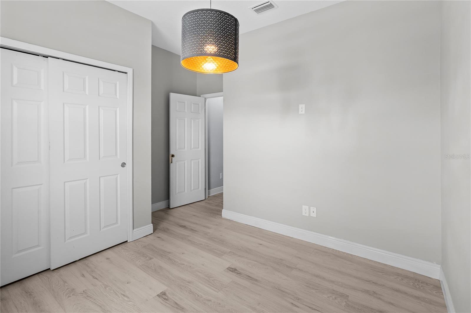 ALEXANDRIA POINTE - Residential