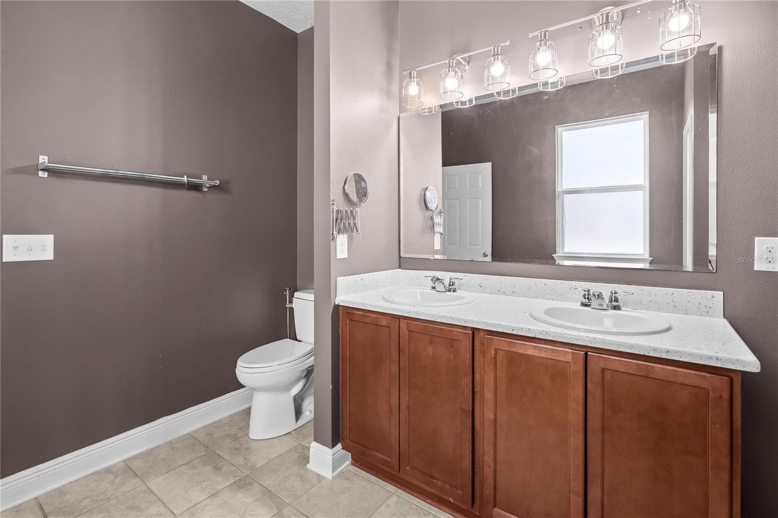 ALEXANDRIA POINTE - Residential
