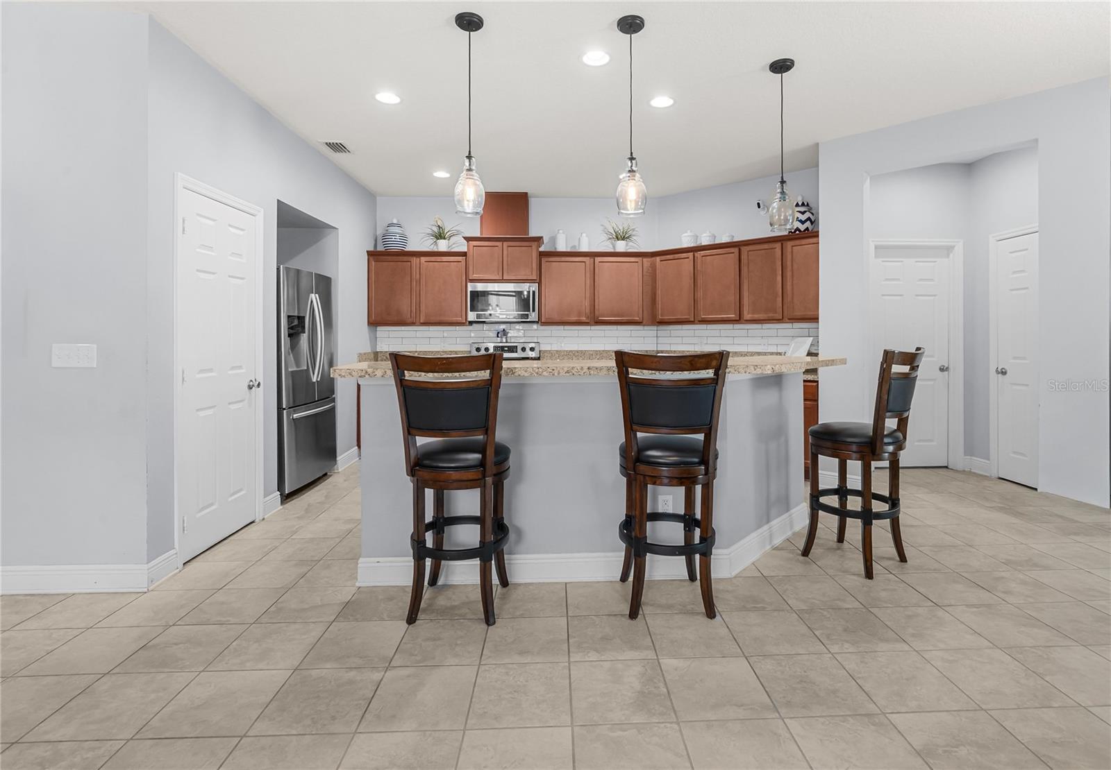 ALEXANDRIA POINTE - Residential