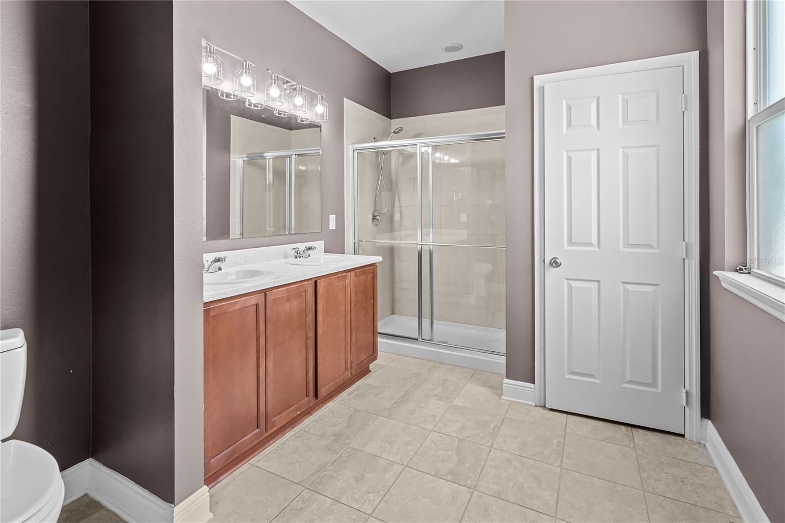 ALEXANDRIA POINTE - Residential