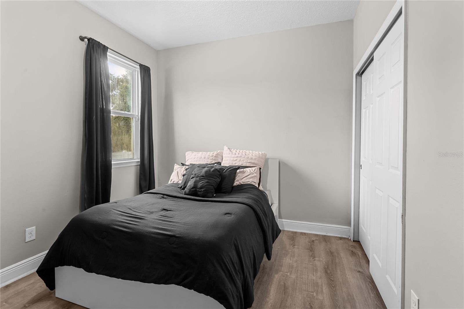 ALEXANDRIA POINTE - Residential