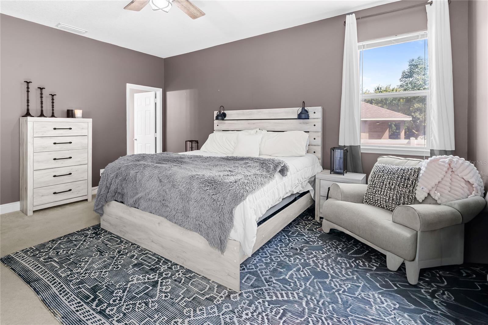 ALEXANDRIA POINTE - Residential