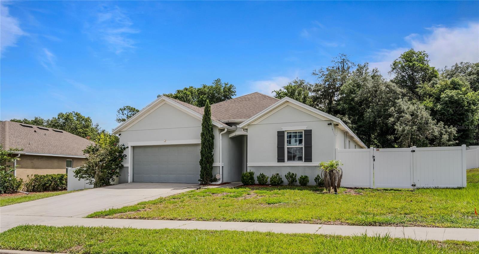 ALEXANDRIA POINTE - Residential