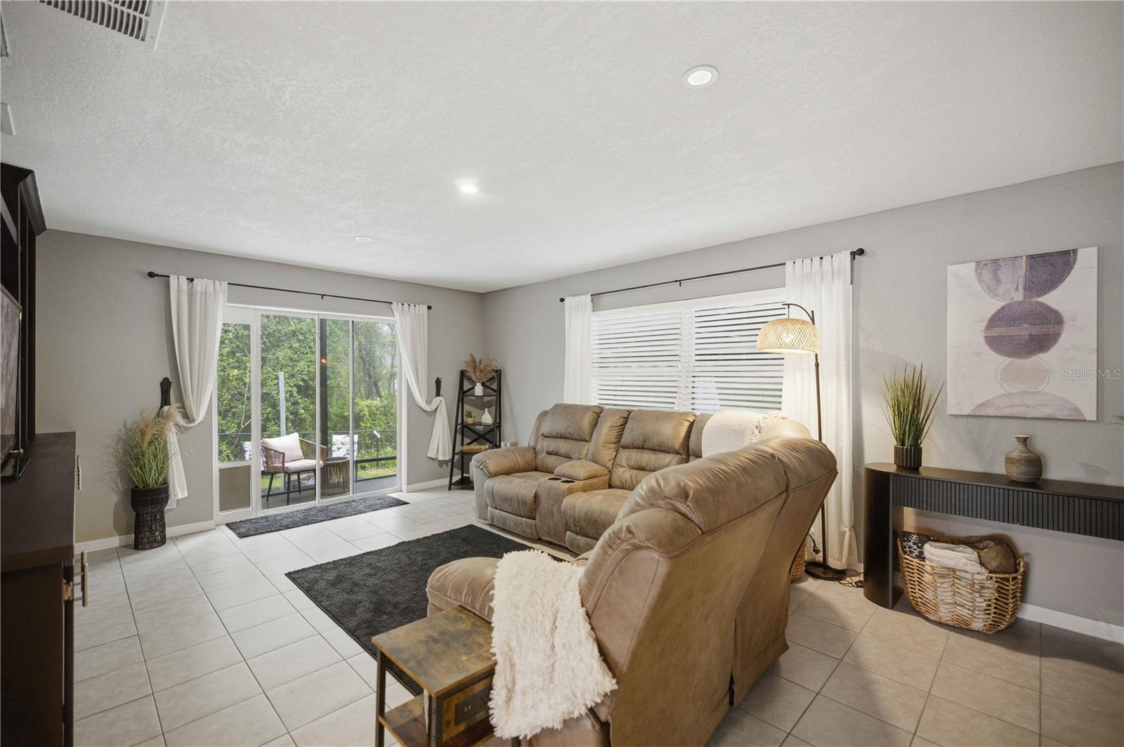 INVERNESS HIGHLANDS SOUTH - Residential