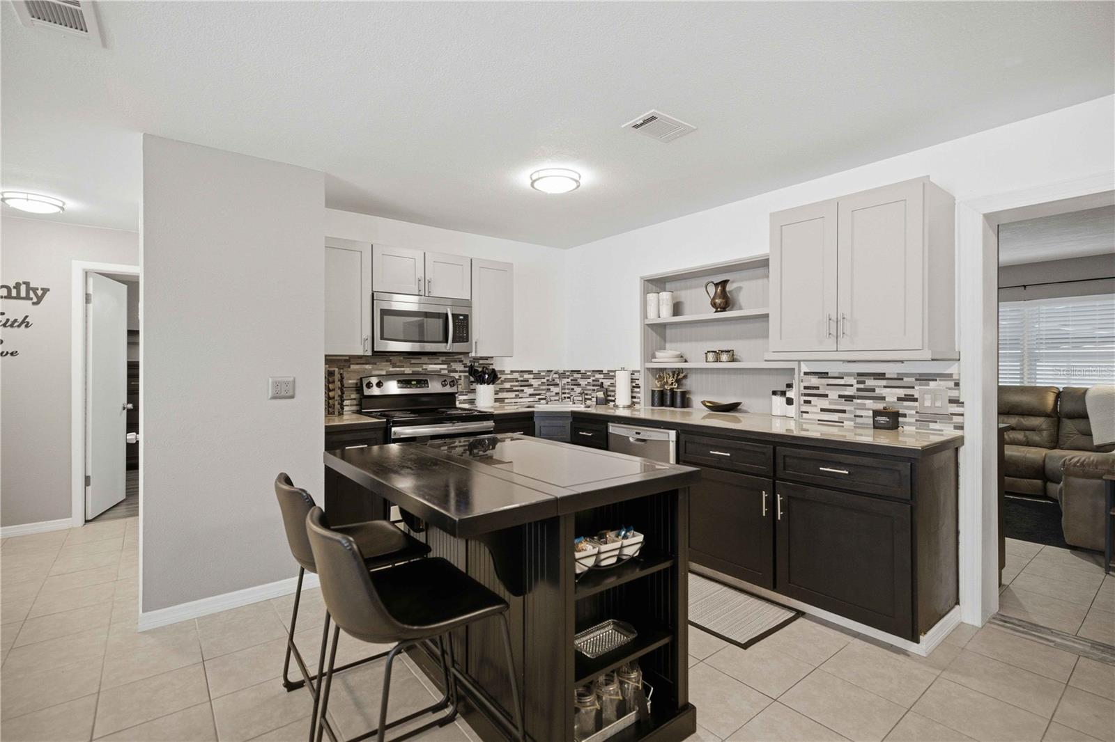 INVERNESS HIGHLANDS SOUTH - Residential