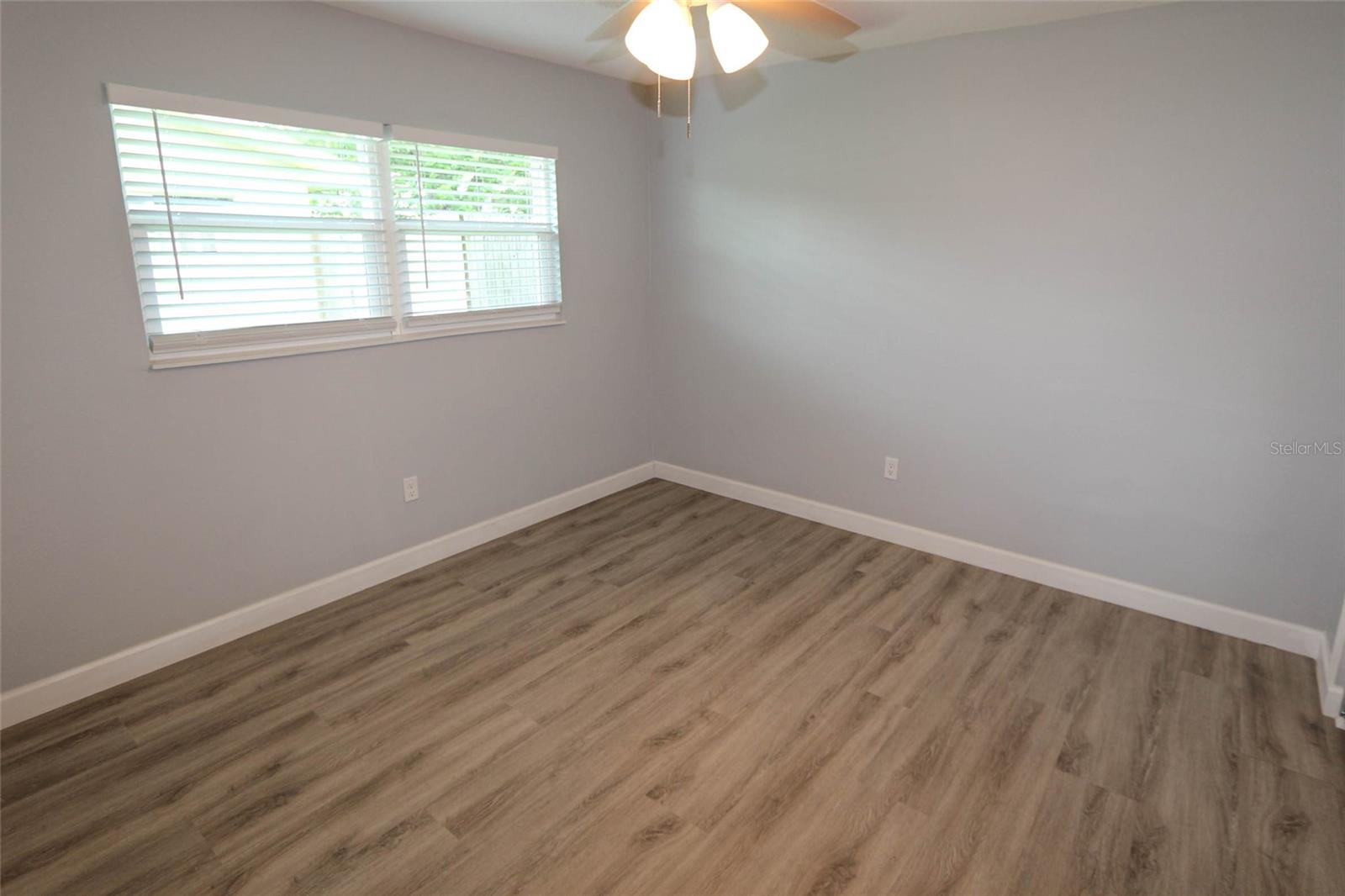 RAVENWOOD MANOR - Residential Lease