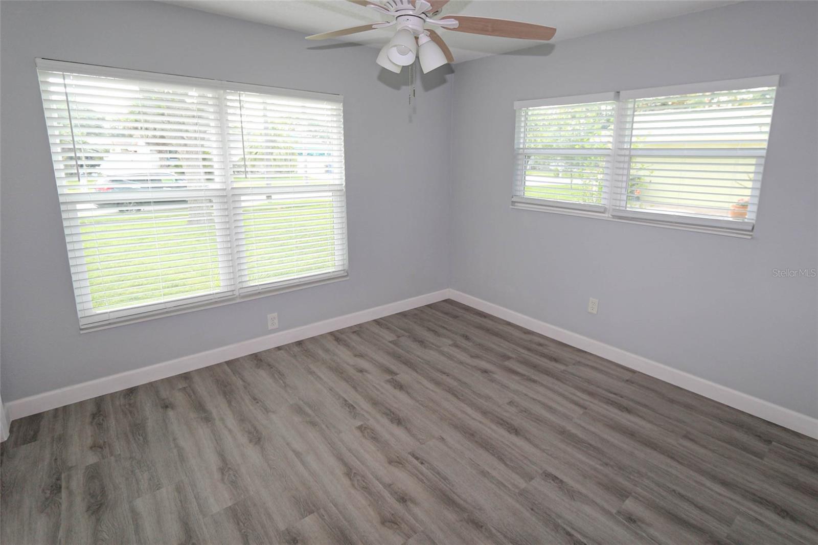 RAVENWOOD MANOR - Residential Lease