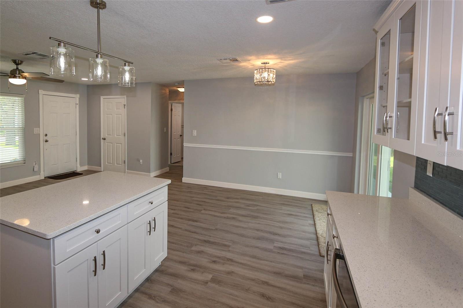 RAVENWOOD MANOR - Residential Lease