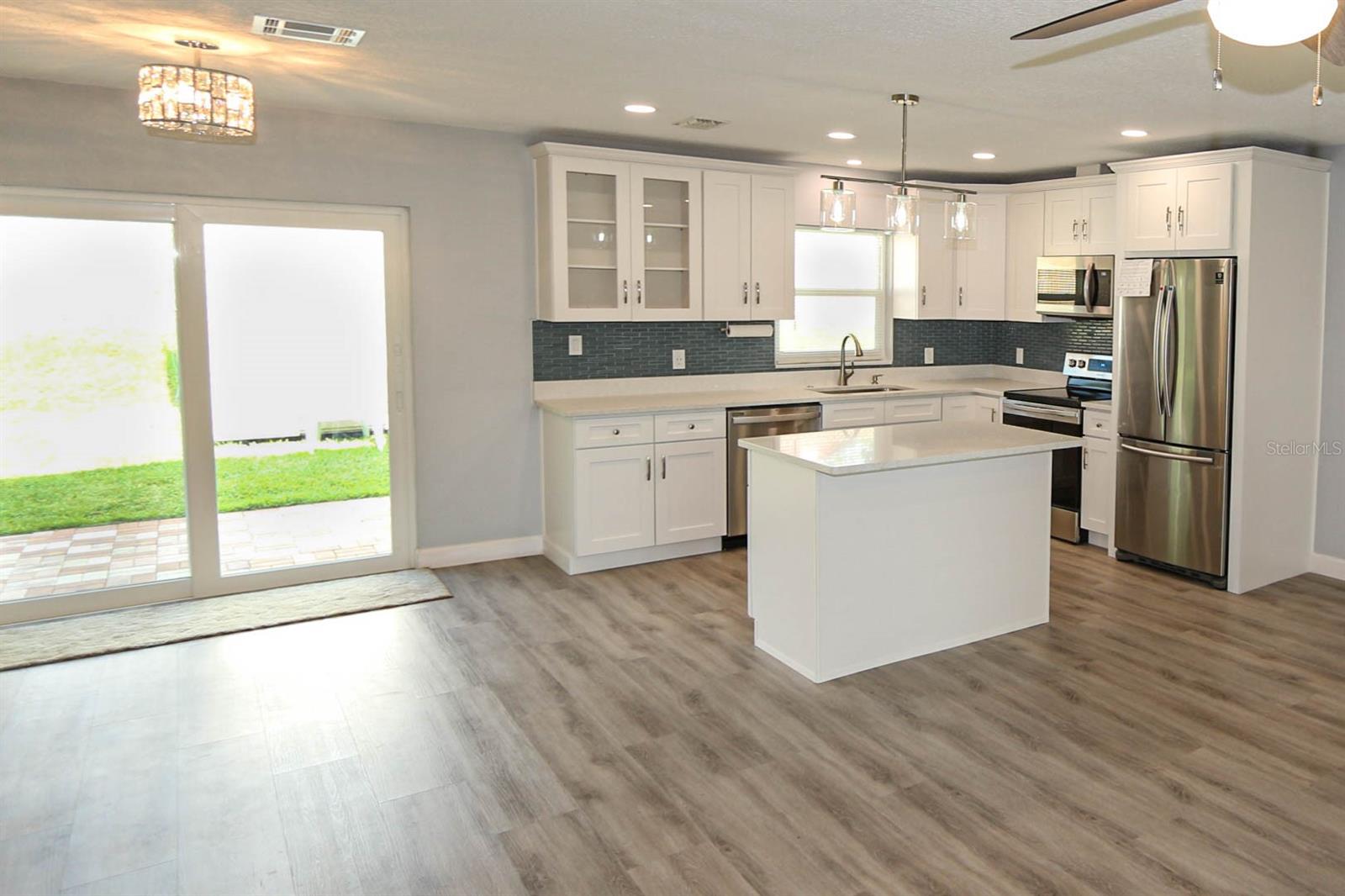 RAVENWOOD MANOR - Residential Lease