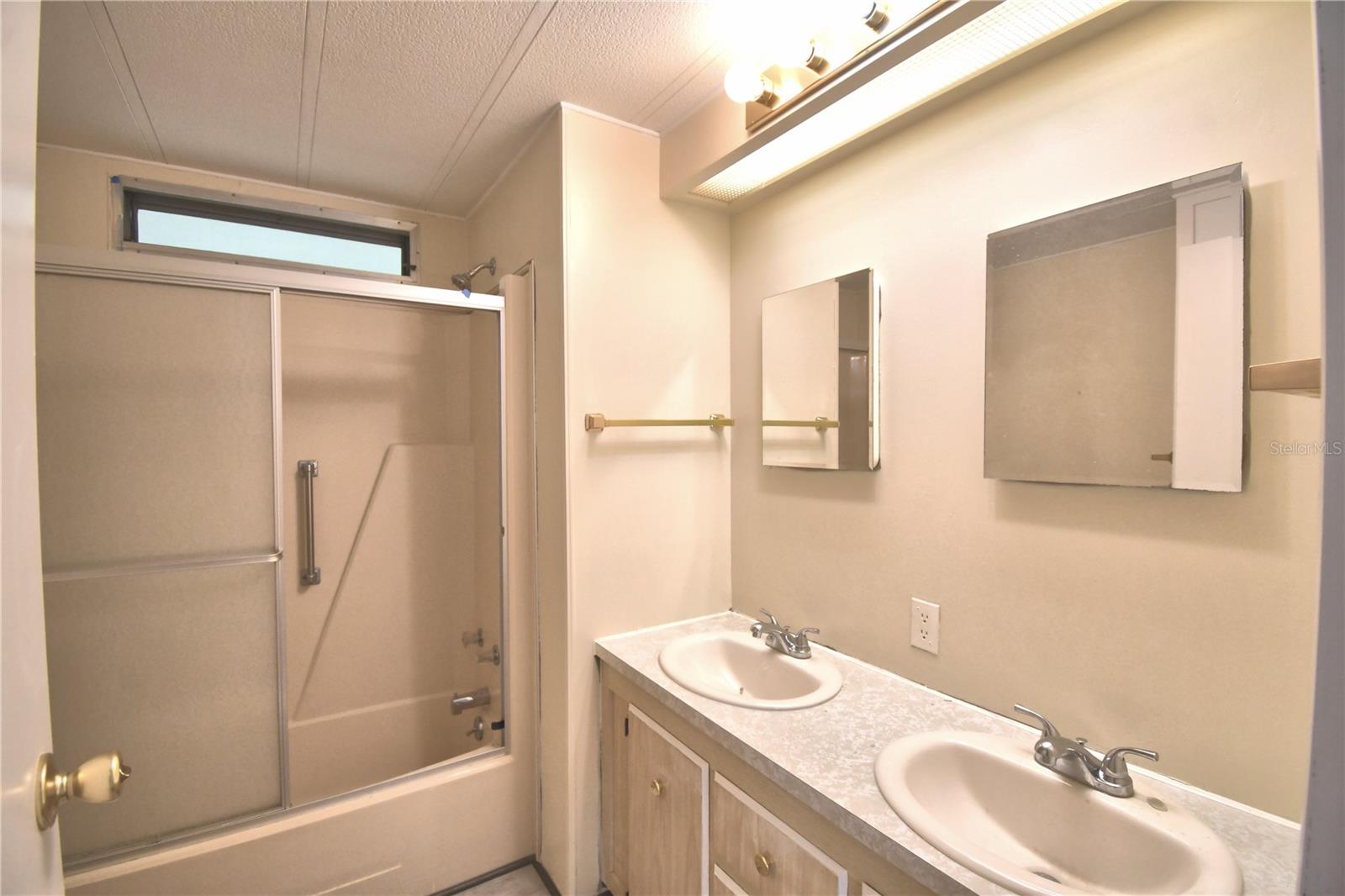 OAKWOOD ESTATES - Residential