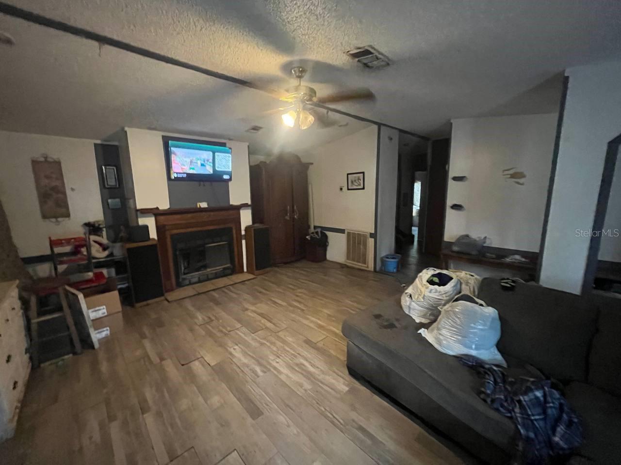 MOON LAKE ESTATES - Residential