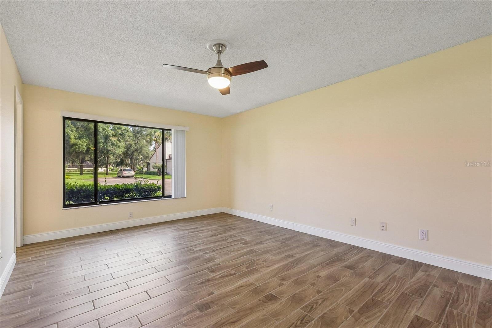 WALDEN LAKE FAIRWAY VILLAS UNI - Residential