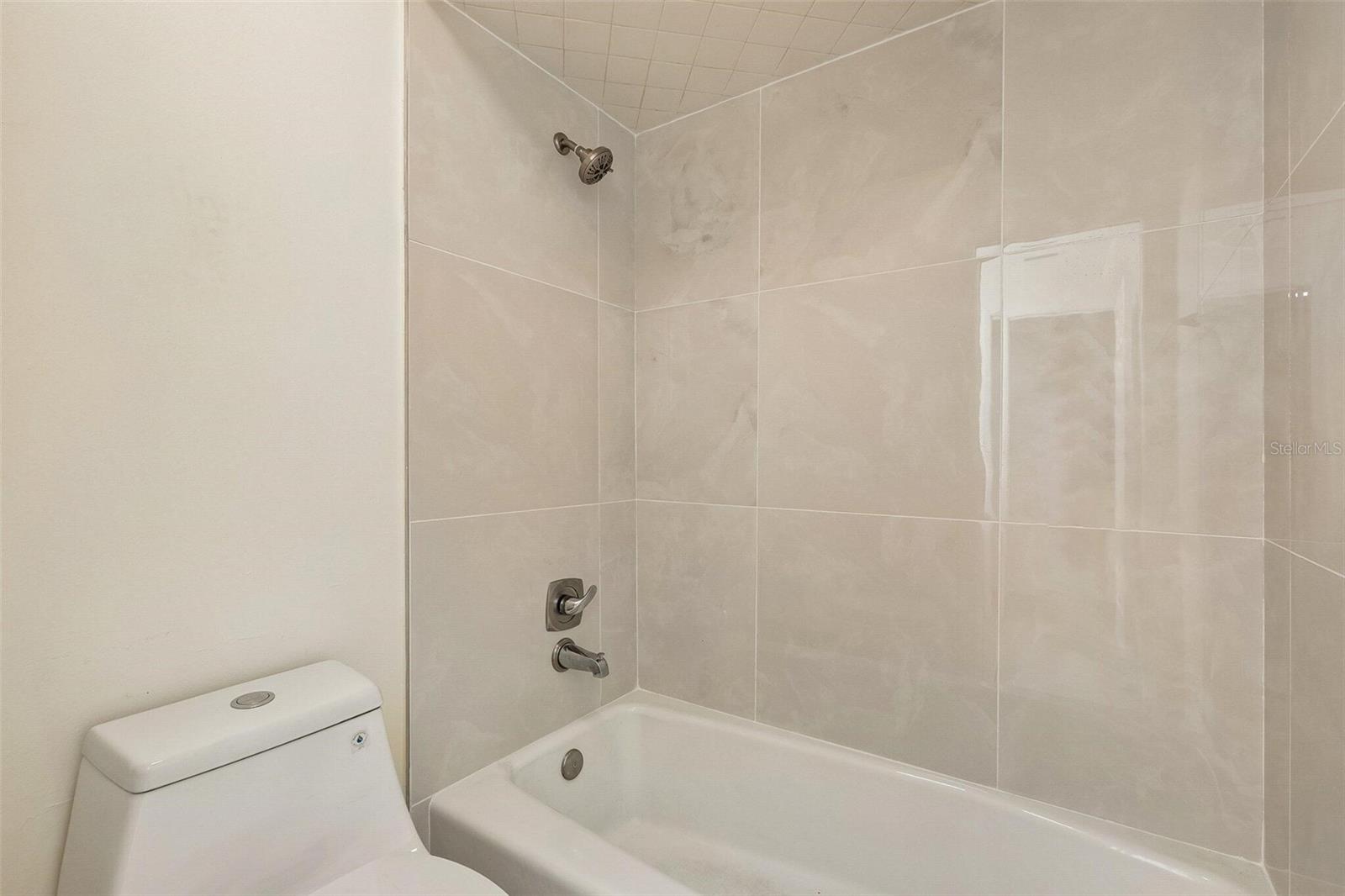 WALDEN LAKE FAIRWAY VILLAS UNI - Residential