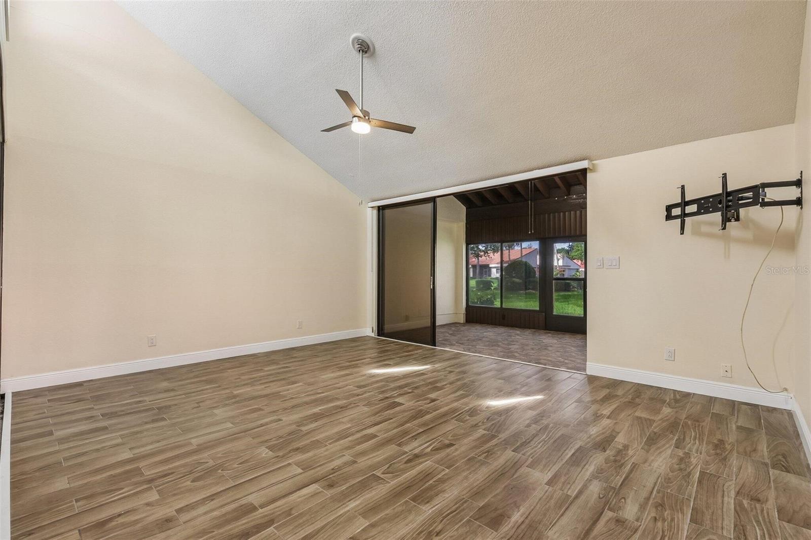 WALDEN LAKE FAIRWAY VILLAS UNI - Residential