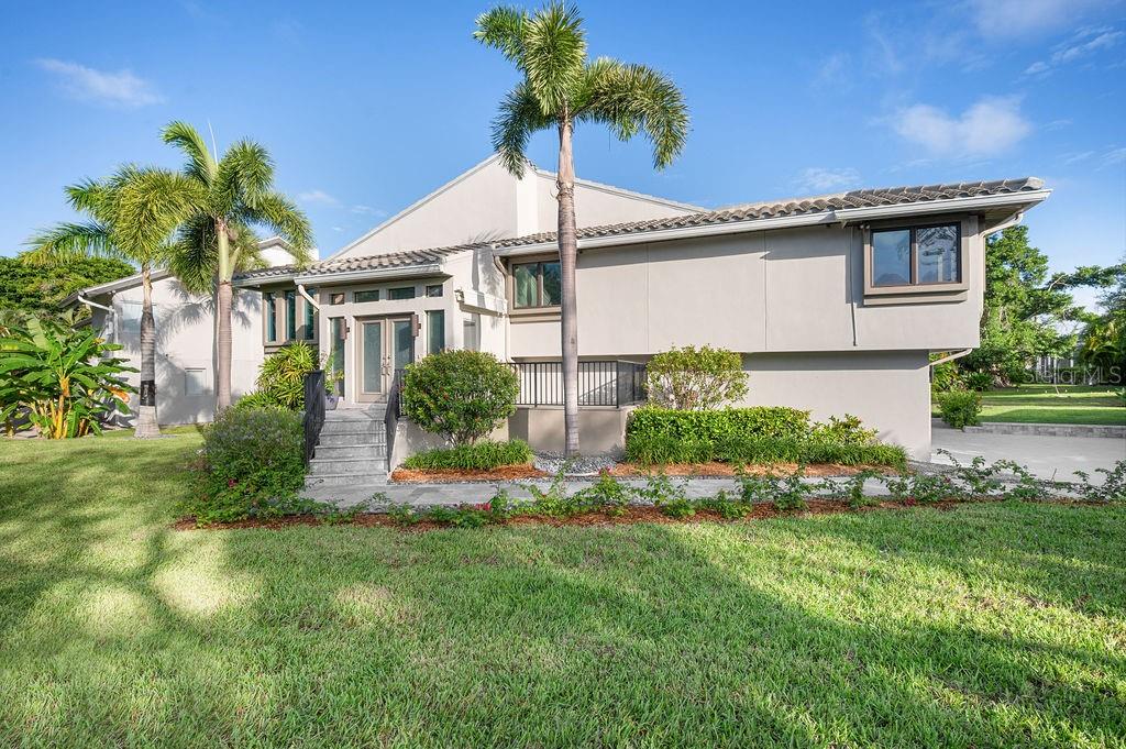 BAY ISLES - Residential