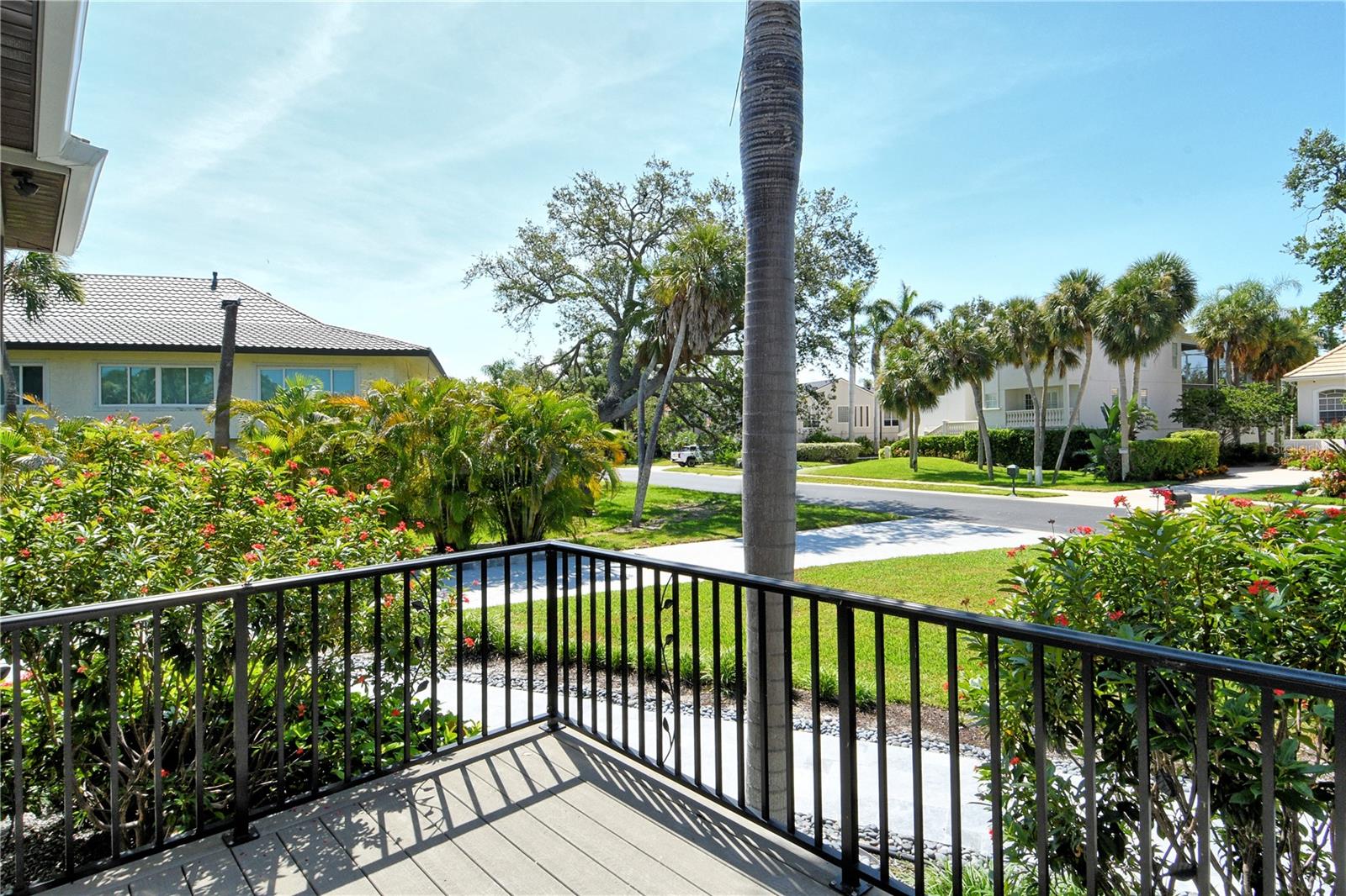BAY ISLES - Residential