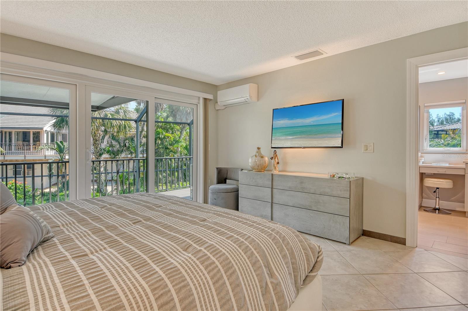 BAY ISLES - Residential